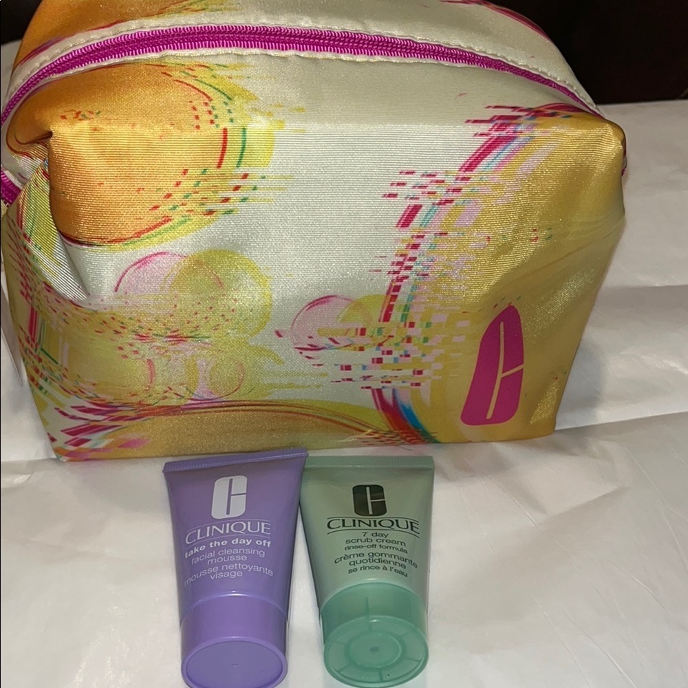 ๐ Clinique Makeup Bag Facial Cleansing Mousse and Scrub Cream Set - Picture 3 of 6
